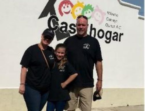 George y Familia Visita el Mi Casa Hogar orfanato en Puerto Vallarta, México